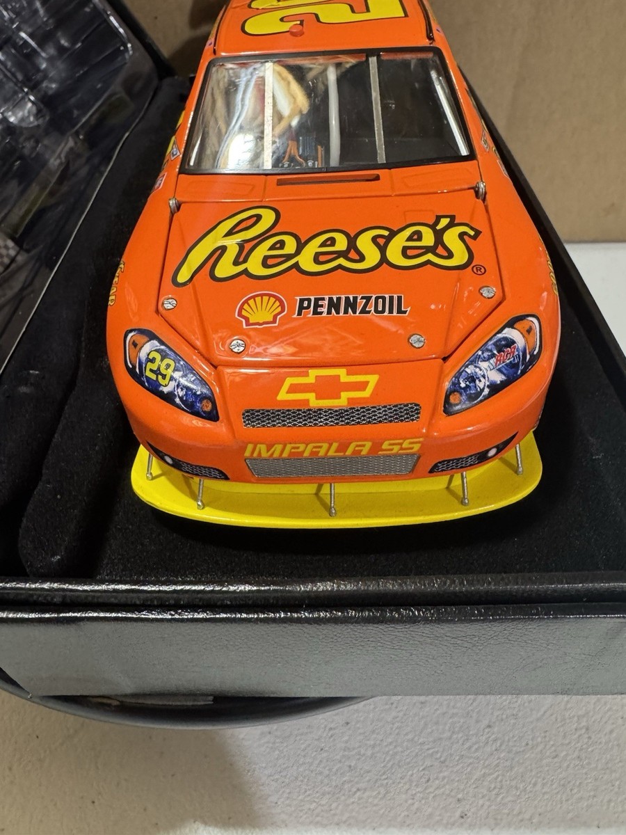 NASCAR 1/24 #29 Reese’s Review: 2008 Kevin Harvick #29 Reese's Peanut Butter Cups