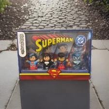 Fisher-Price JFD63 Little People Collector Superman Through the Ages Special Edi