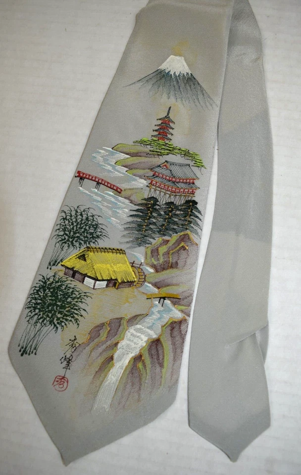Corbata de cuello de colección pintada a mano años 40 Mt Fuji Land Scape Japón crepé seda 49 x 4,25" nueva en caja Foto 4 de 4