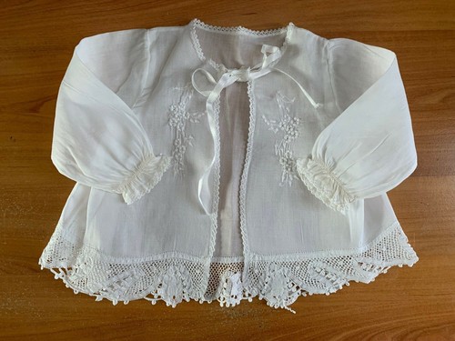 Antique French Edwardian Child white cotton Vest with Handmade floral embroidery - 第 1/9 張圖片