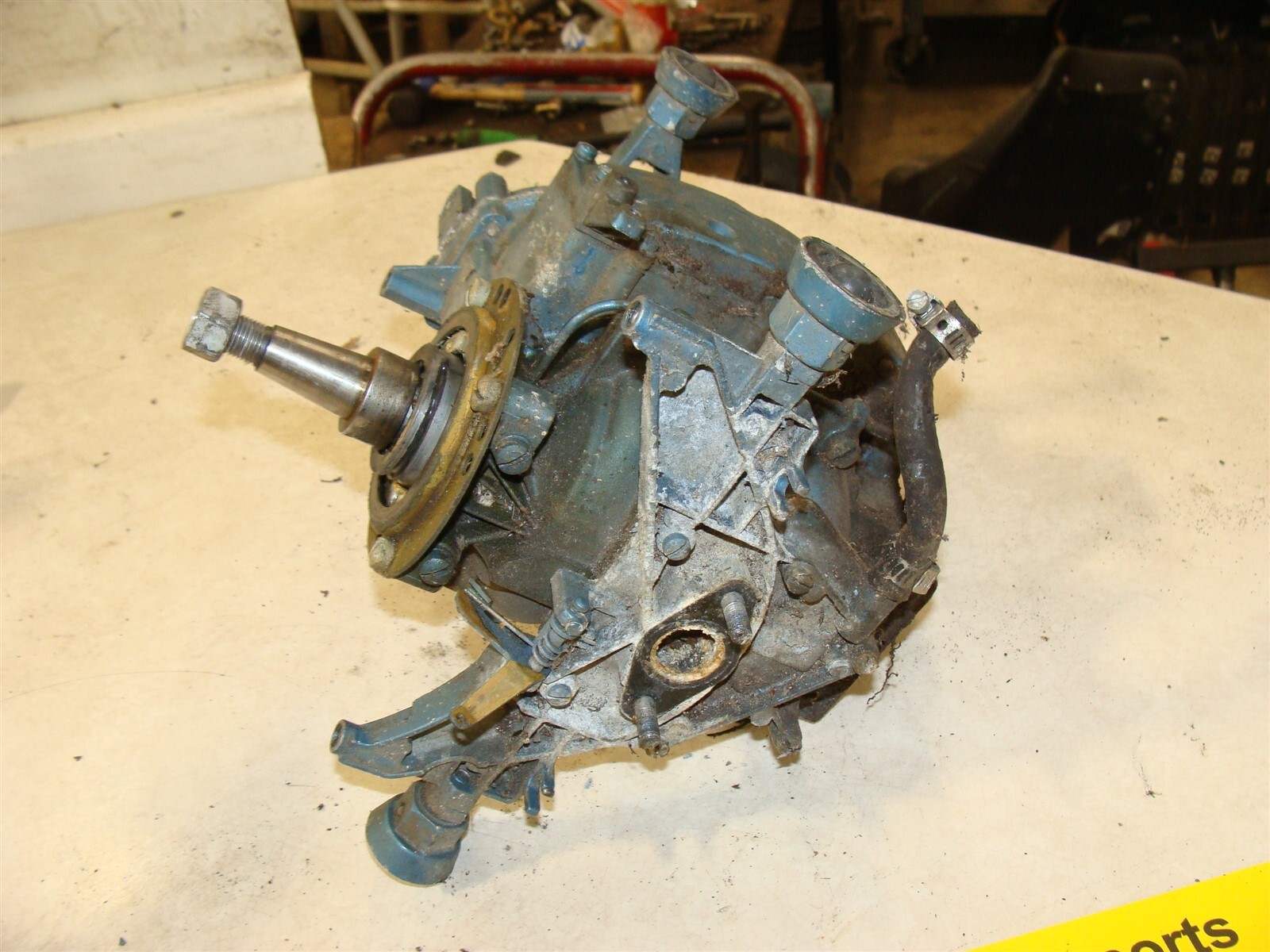 1955 EVINRUDE Fleetwin 7.5hp outboard powerhead engine motor power head