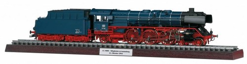 Marklin 39009 HO German BR 01 Steam Locomotive & Tender w/Digital/Sound MT/Box - Picture 5 of 5