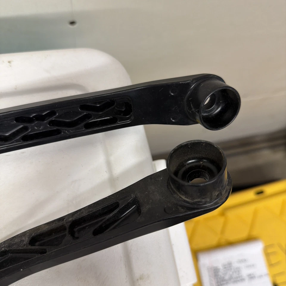 2013-2018 雷克萨斯 ES350 ES300h 挡风玻璃刮臂左右左右套装原始设备制造商 — 第 3/4 张图片