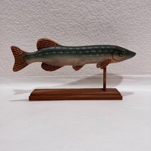 Vintage Hand Carved Wooden Northern Pike Fish Decoy Folk Art Display