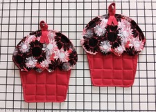 Pretty Cupcake Oven Mitts Set Of 2 Made In USA 8 X 10