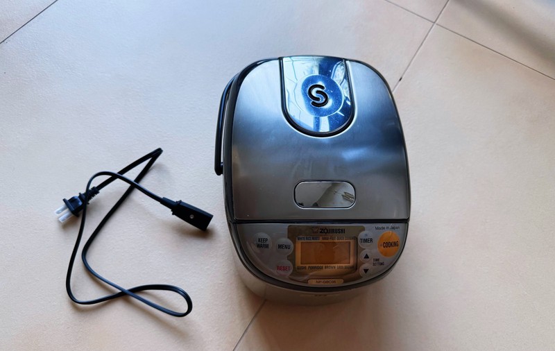 Zojirushi Micom NS-LGC05 Rice Cooker & Warmer - Stainless Black