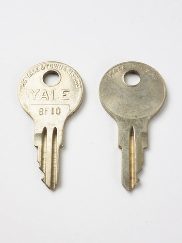 2 Vtg YALE & TOWNE BF10 Key For Progress Line TPL Two Way Radio More BF-10 BF 10