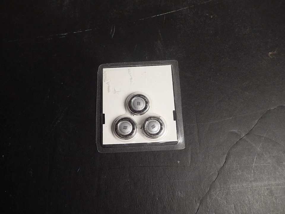 Philips Norelco HQ8 Replacement Shaver Blades Cutters Shaver Heads 3 pcs. - Image 2 of 2