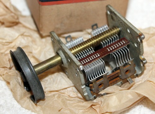 Vintage Westinghouse 330V042H01 Tuner Variable Air Capacitor ~ NOS - Picture 2 of 10