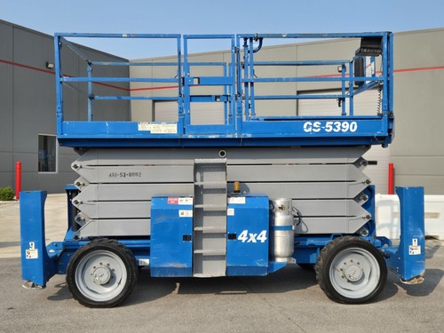2013 GENIE GS-5390RT 4X4 DUAL FUEL 53' 1500 LB ROUGH TERRAIN SCISSOR LIFT - Picture 6 of 8