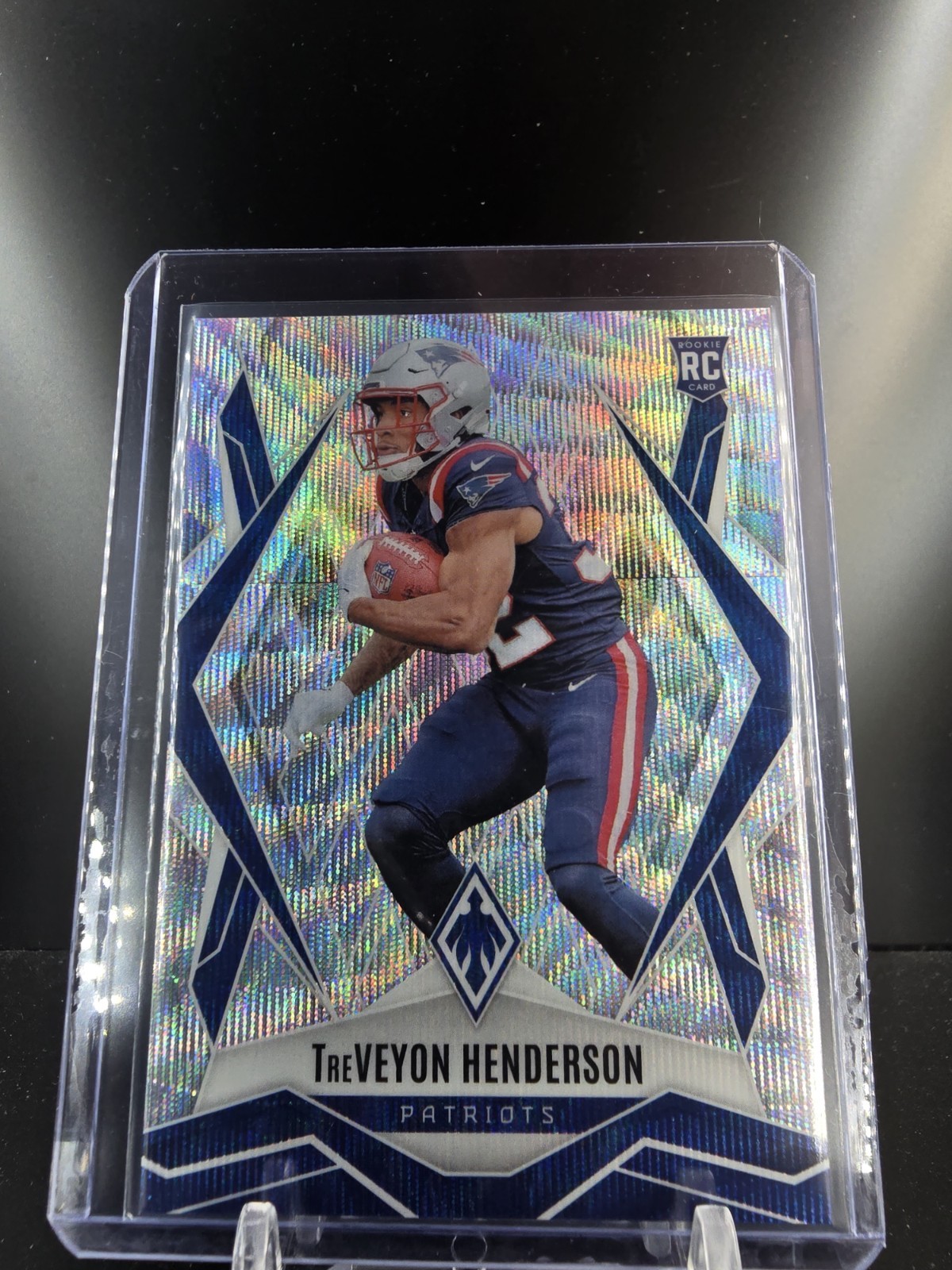 Cz126 - 2025 Panini Phoenix Wave /199 #187 TreVeyon Henderson Patriots RC Rookie