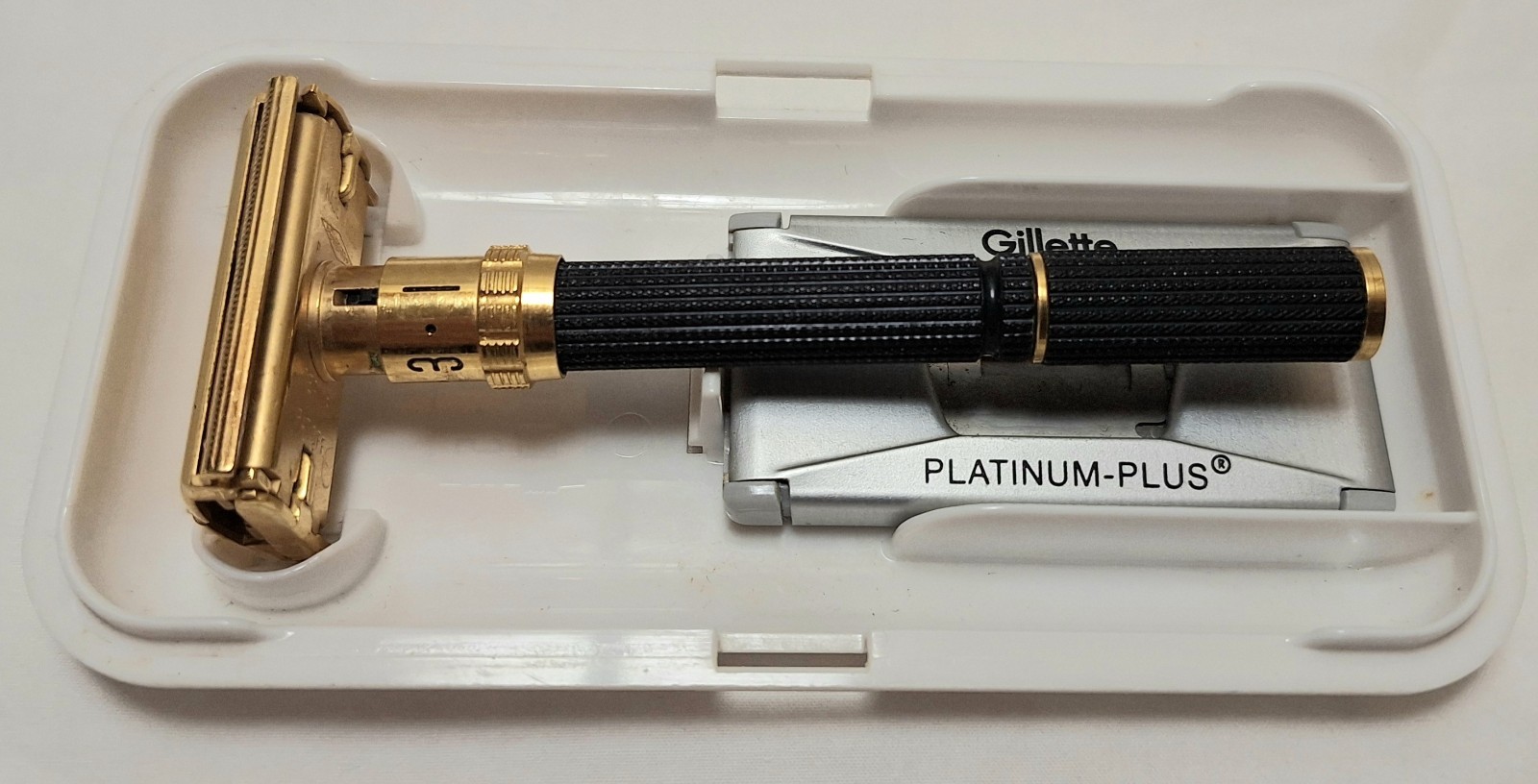 Vintage Gillette Black Beauty Gold Super Adjustable 1-9 Safety Razor W/Case