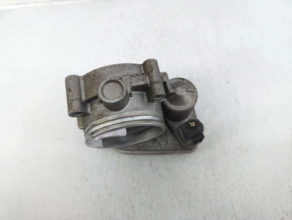 2006-2007 Bmw 525i 节气门车身 ZUUL2 — 第 3/4 张图片