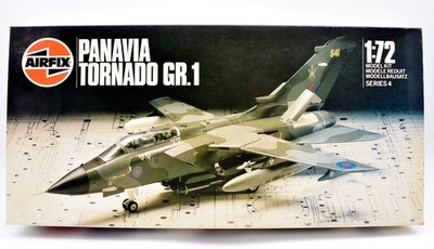 Airfix PANAVIA TORNADO GR.1 Modellbausatz 1:72 Flugzeug mit Box