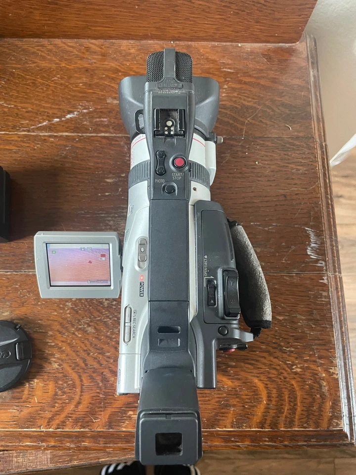 Canon DM-GL2 MiniDV Camcorder ~ Tested READ DESCRIPTION - Image 3 of 4