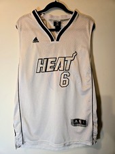 LeBron James Memorabilia Falls Further Behind Kobe Bryant, Michael Jordan 15