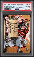 Tarjeta de novato Travis Hunter Auto Gold Circle Foil True 1/1 PSA CASI NUEVA-COMO NUEVA 8 calificadas