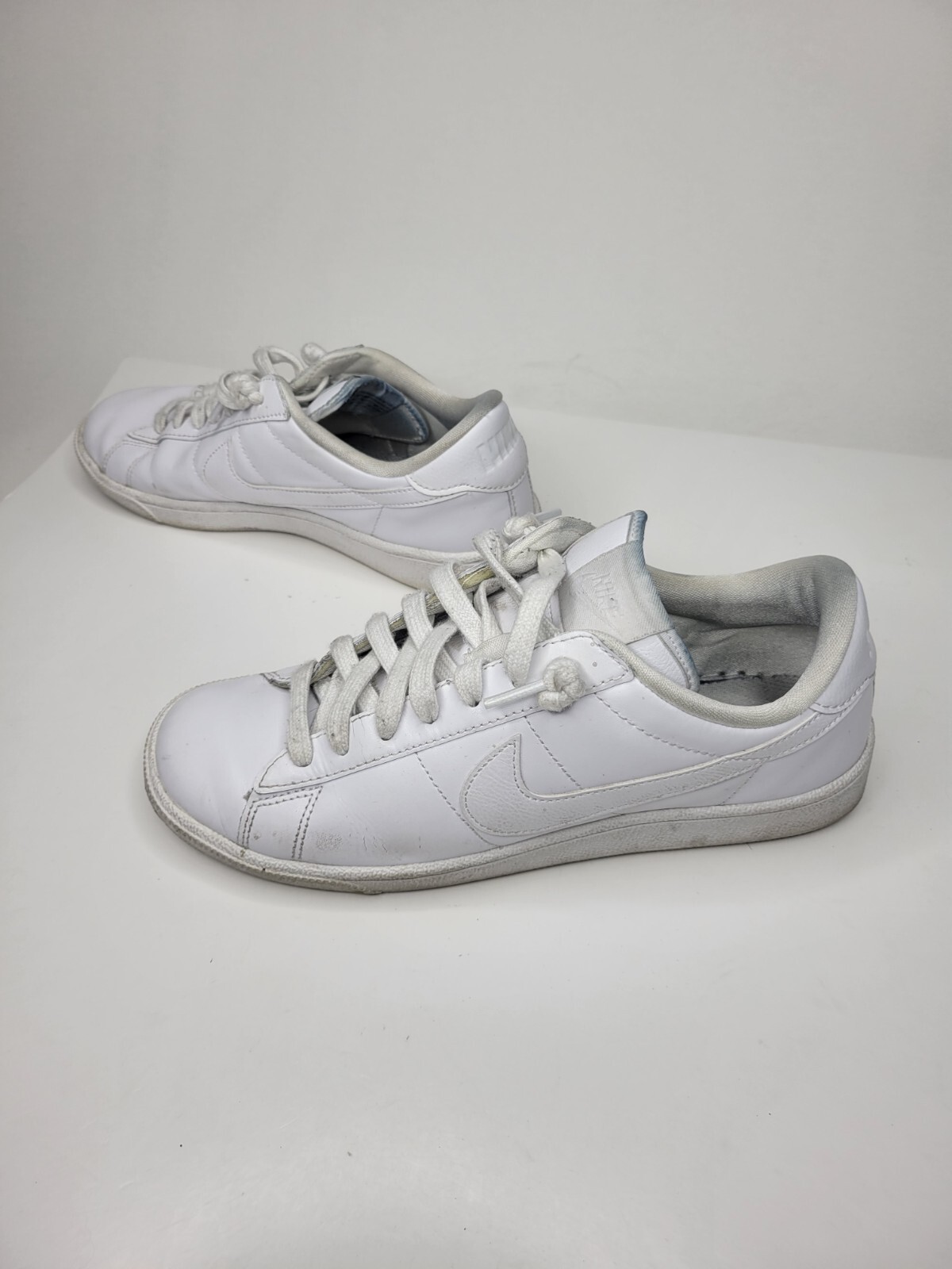 Nike Tennis Classic Women's Leather Sneakers Shoe All White Sz 8.5 #312498-129