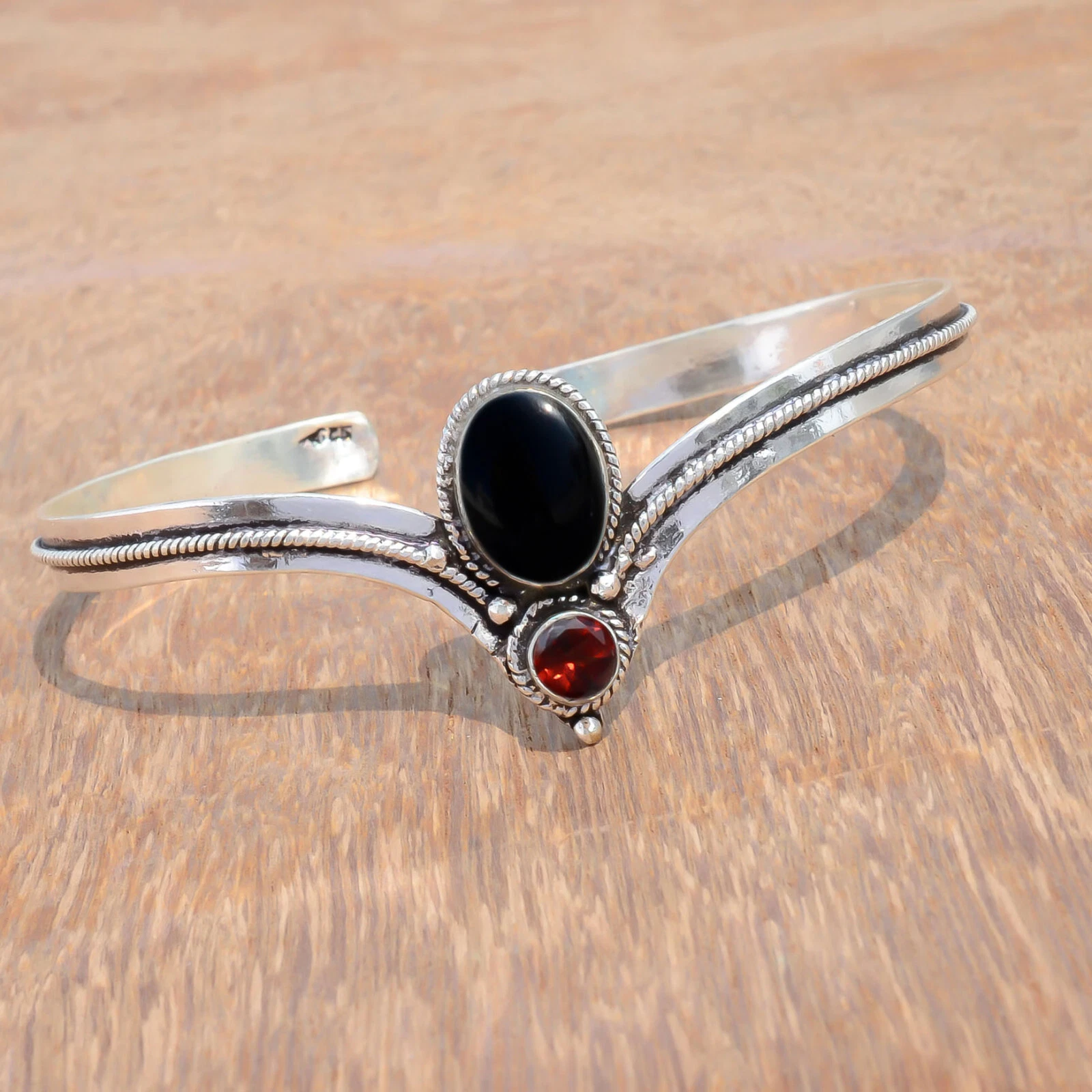 VALENTINO Bracciale in argento sterling 925 con pietre preziose taglio onice nero e granato per moda