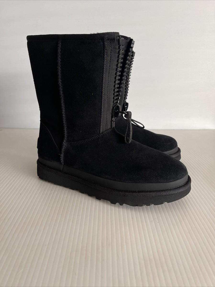 NEW UGG Women's Classic Short Zipper Tape Logo Boot - 1144035