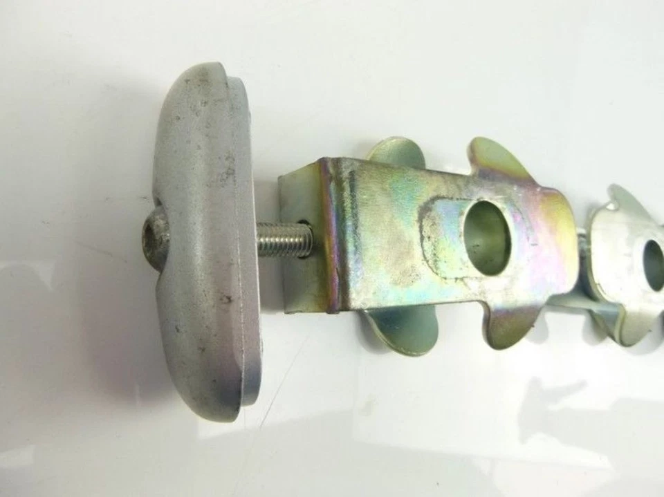 Ajustadores de eje de rueda trasera Suzuki SVF650 SFV 650 Gladius Foto 3 de 4