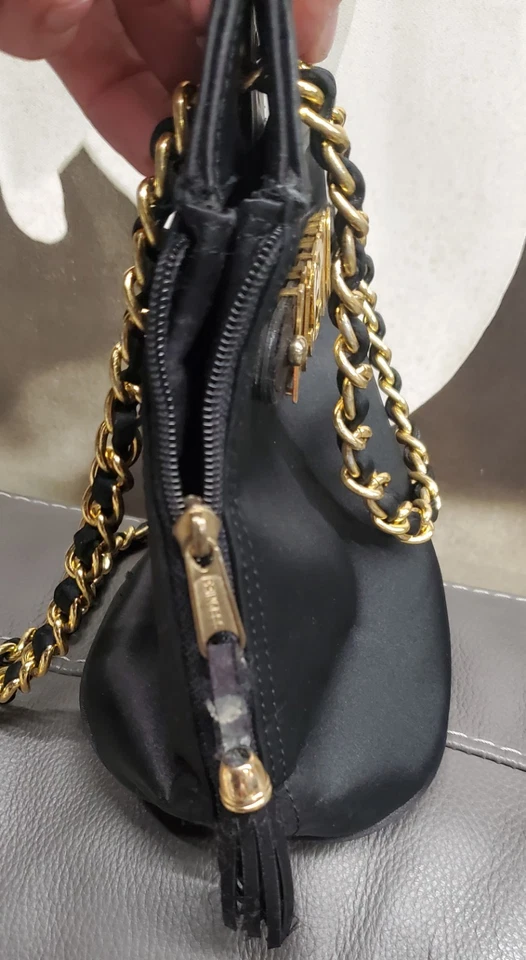 Moschino Princess Designer Black Gold Chain Bucket bag purse - Image 3 of 4