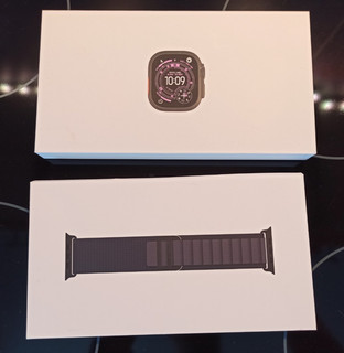 Apple Watch Ultra 49mm schwarz Verpackung Leerbox LeerKarton Box MF0V4QF / A3281