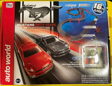 AUTO WORLD SRS302 - Mustang GT 50th Anniversary - Racing Set