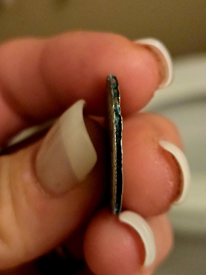 1997 D quarter 5g, Wrong Planchet, Missing Clad, Clam shell Edges Copper Center  - Image 2 of 4