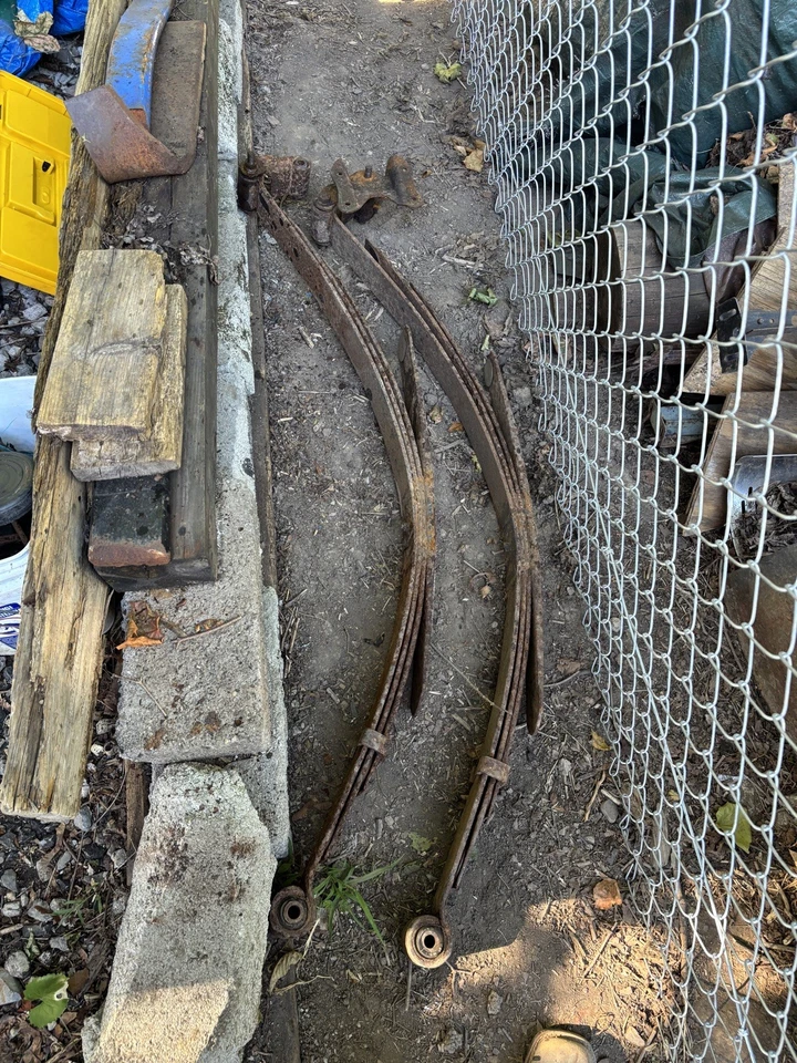 Rear leaf springs for a 1995 Ford F-150 - Image 2 of 2