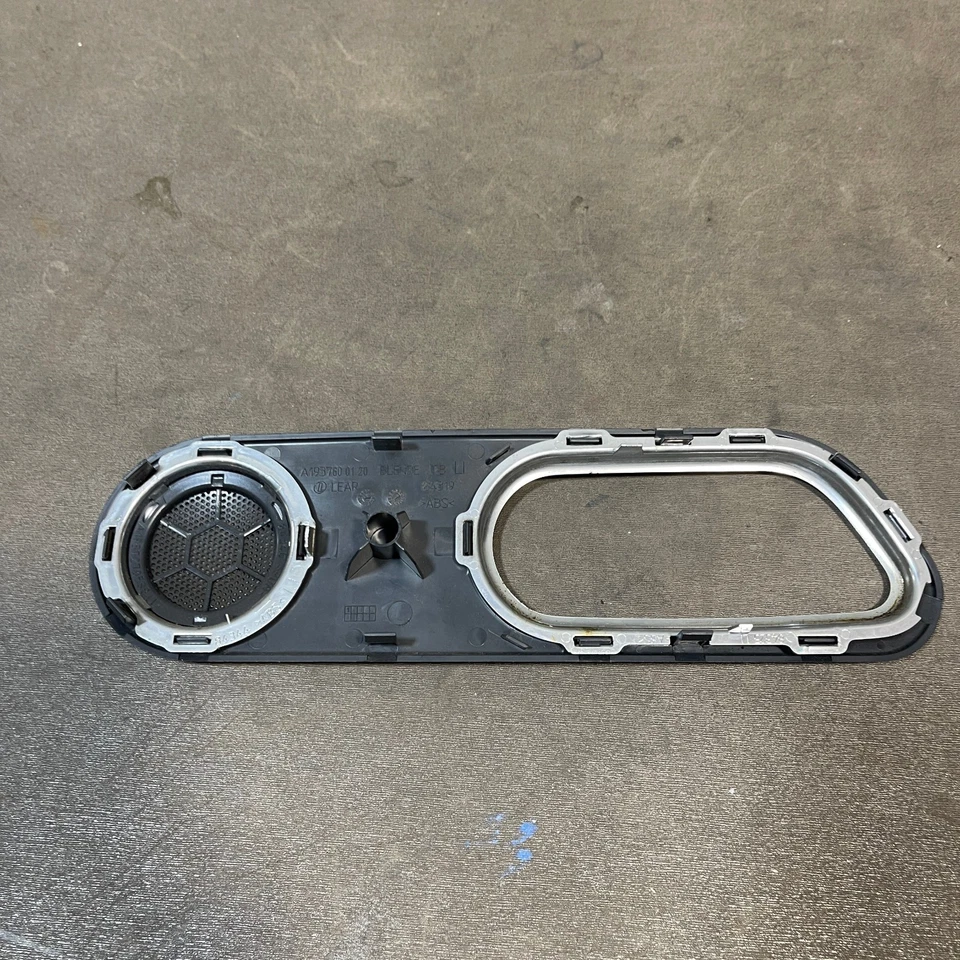 2004-2008 克莱斯勒 Crossfire 发球杆 LH 扬声器门黑色边框套装 — 第 3/4 张图片