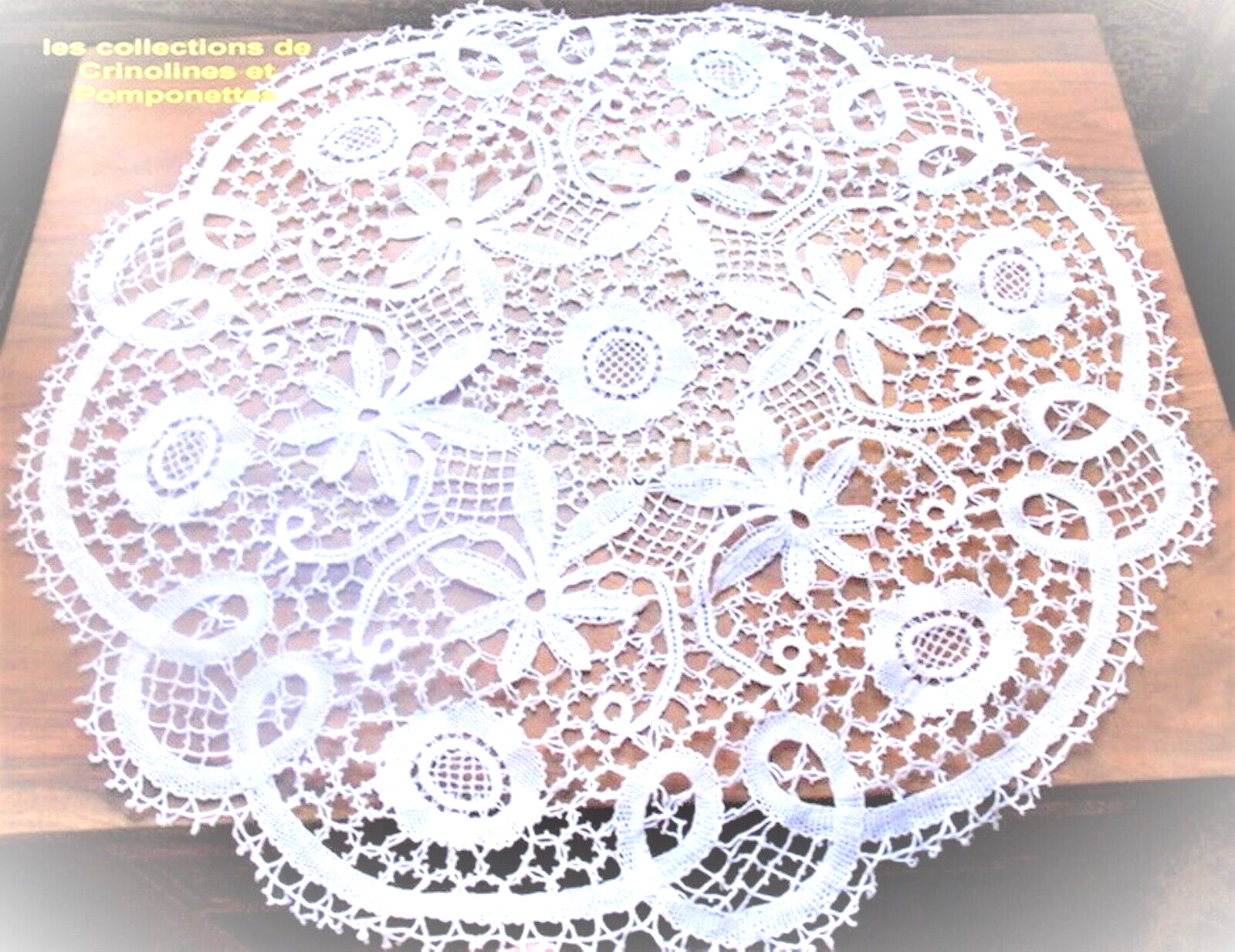 Napperon de Bruges fait main blanc 60 cm dentelle aux fuseaux centre de table