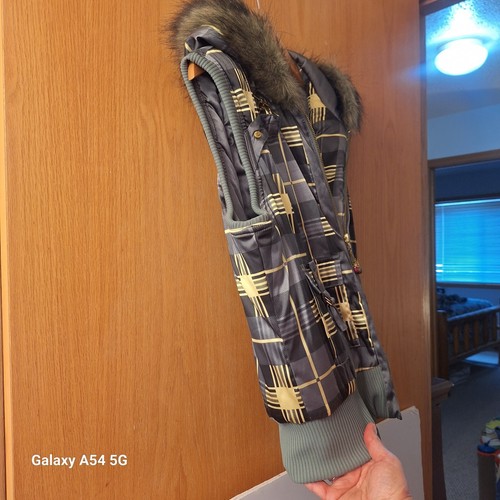 Damen Steppweste von Adidas mit Fellkragen Größe L - Bild 10 von 19