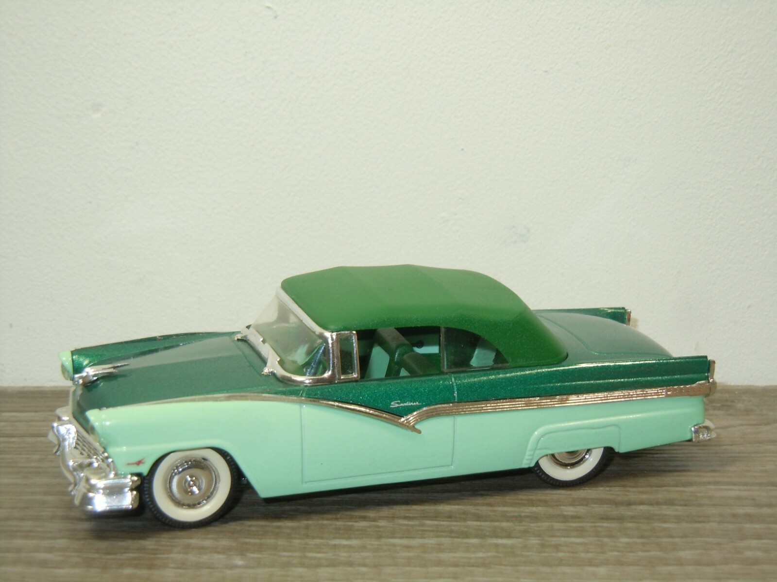 Picture 1 of 4