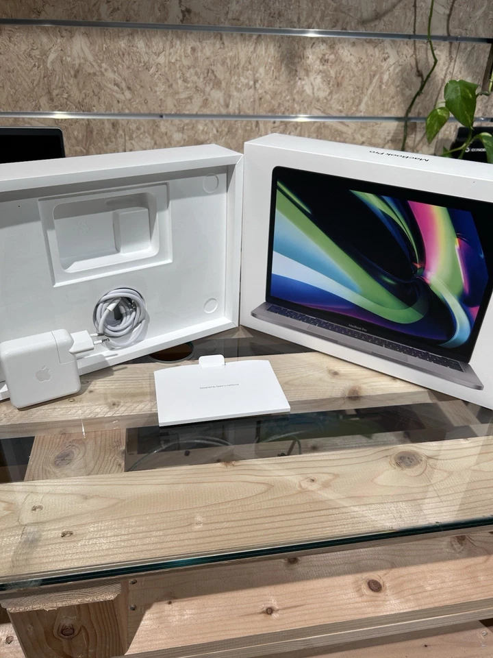 MACBOOK PRO 13 2020 M1 8 Gb/256 Gb  PERFETTO , BATTERIA ORIGINALE PERFETTA - Immagine 4 di 4