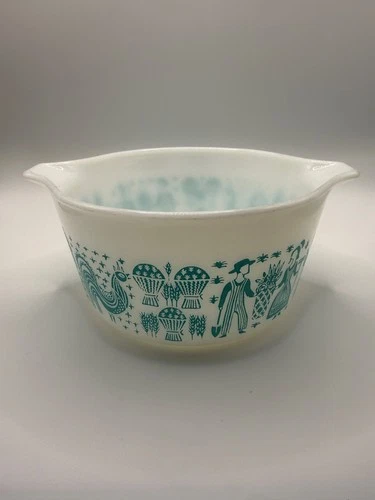 Vintage Pyrex #473 White with Turquoise Blue Amish Butterprint 1 QT  Dish