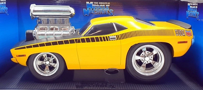 Muscle Machines 1/18 Scale Model 71165 - 1970 Plymouth Cuda - Yellow - Image 3 of 4