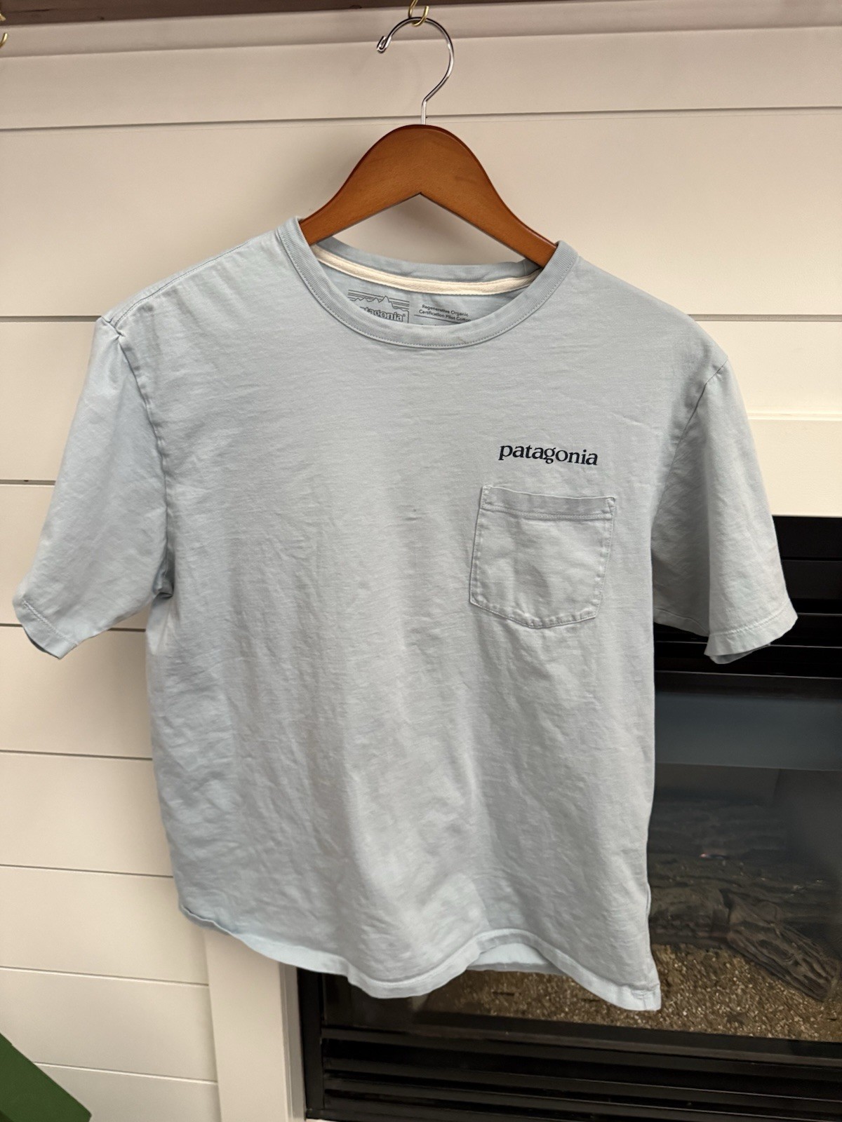 Men’s Light Blue Patagonia T-Shirt With Amazing Hit Size Medium Guc