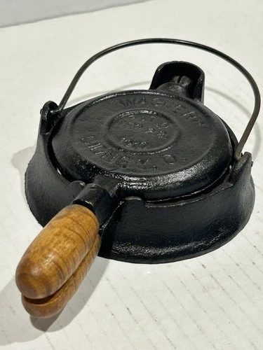 Beautiful Antique Wagner Cast-Iron Mini Waffle Maker Salesman Sample