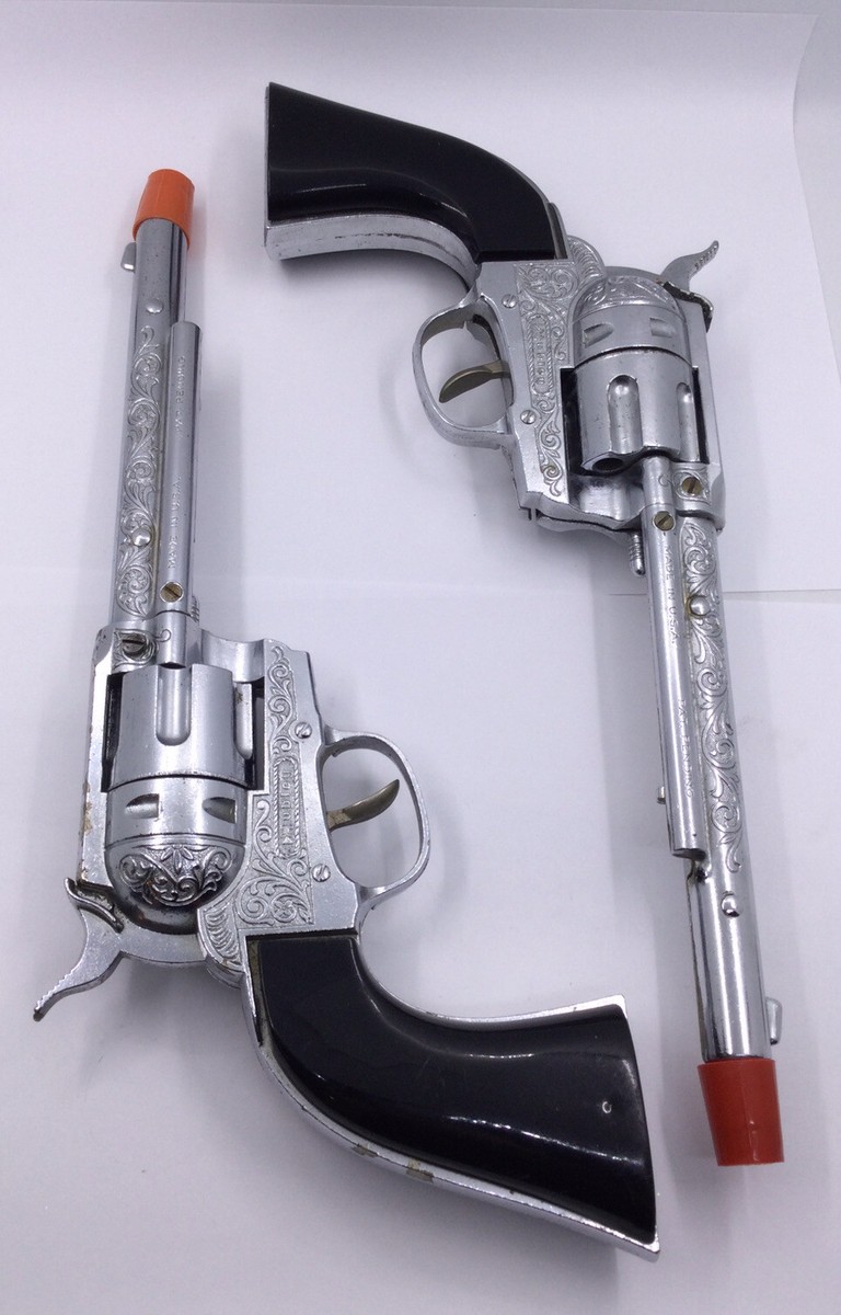 VINTAGE - 1951 - 2 HUBLEY RIC-O-SHAY .45 CAST TOY CAP REPLICA GUNS