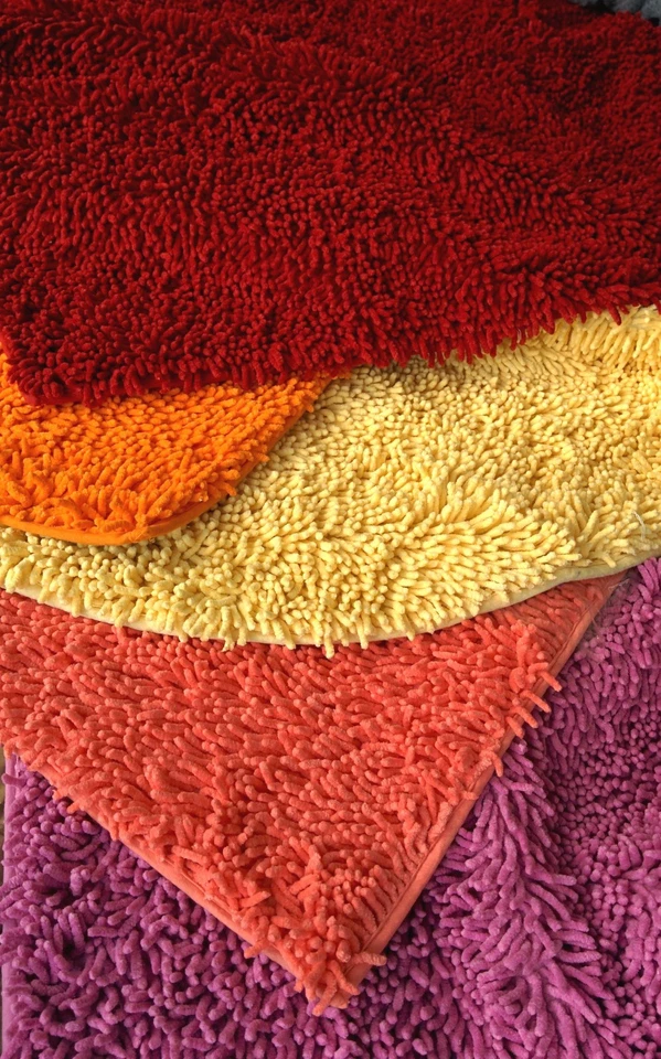 Alfombra de baño rectangular de chenilla de algodón peludo rojo frambuesa felpudo  Foto 4 de 4