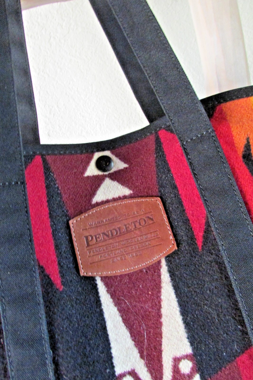 VINTAGE PENDLETON BLACK CANVAS MULTI NATIVE WOOLE… - image 2