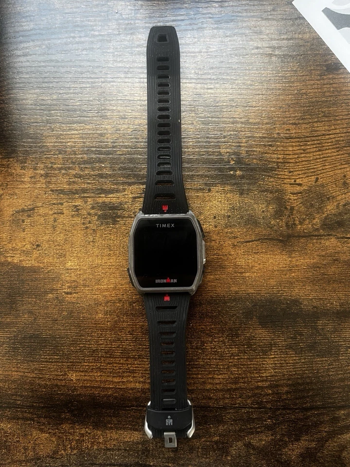 Reloj GPS Timex Ironman R300 - Gris/Negro (TW5M40300IQ) Foto 2 de 3