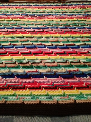 "Coperta vintage afghana all'uncinetto nonna lancio a righe arcobaleno 62""×48" - Foto 7 di 7