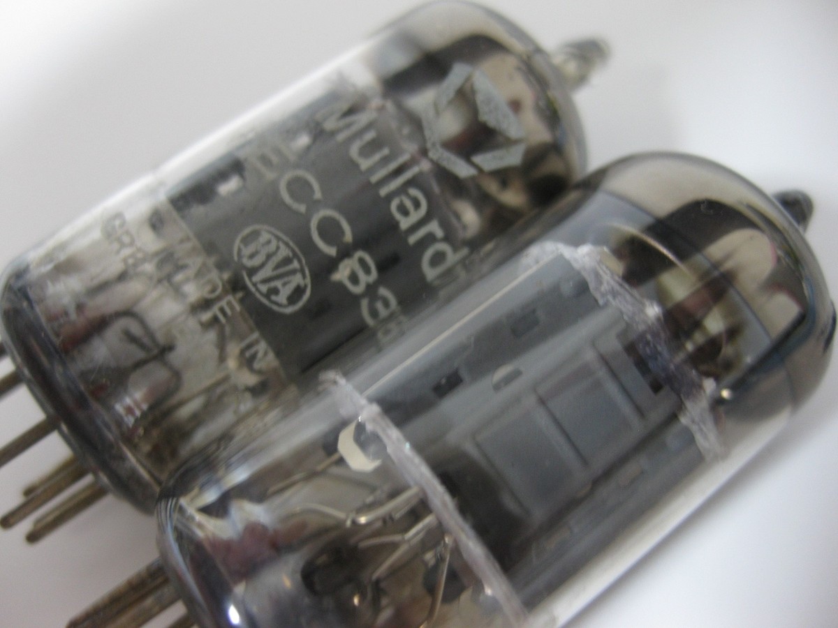 Mullard チューブ管　ECC83 Mullard ECC83 (12AX7) Reissue vs Original: An Electrical