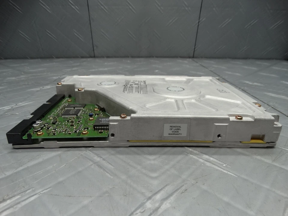 Quantum Bigfoot CY43A013 5.25 Series 4320AT Rev 01-D 4.3 GB IDE Hard Drive - Image 3 of 4