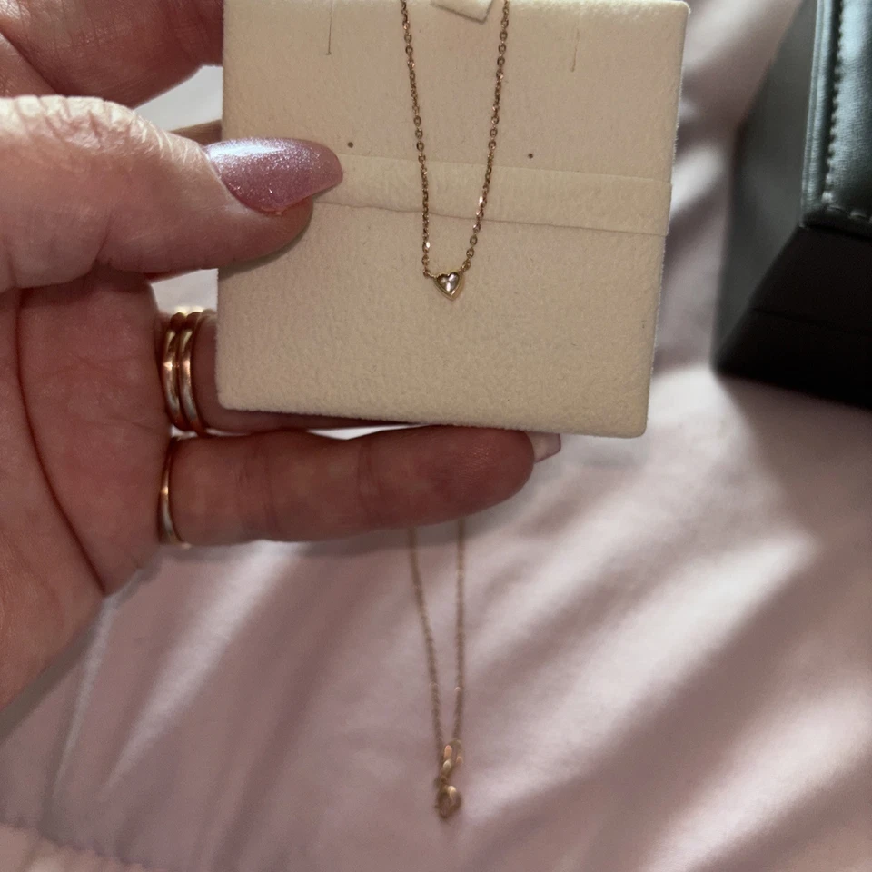 Collar de diamantes talla corazón oro rosa de 18 quilates Foto 3 de 4