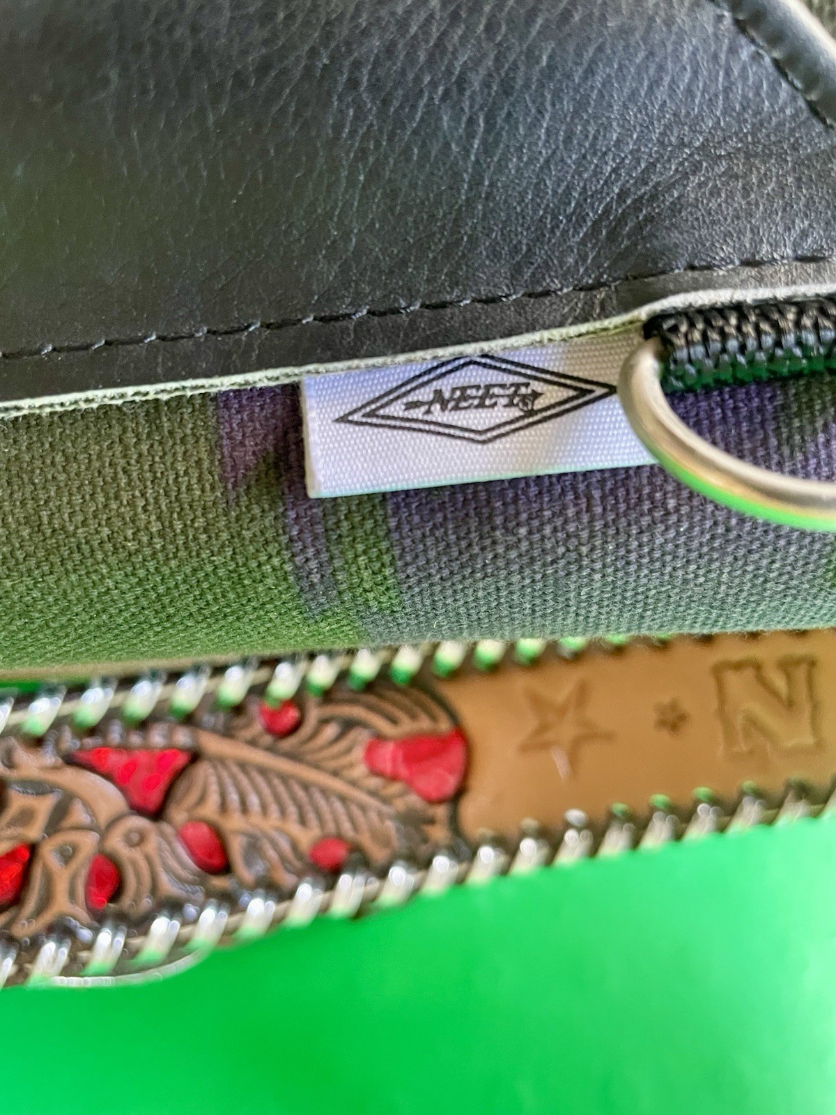 Vintage NEET Archery Quiver with 15 Easton 1714 Aluminum Arrows 26” + Leather