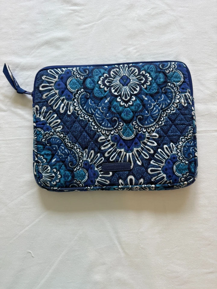 VERA BRADLEY TABLET ESTOJO COM ZÍPER USADO (C) - Imagem 2 de 4