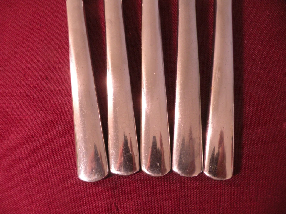 Juego de 5 tenedores de ensalada EMPIRE Martha Stewart Essentials MSE acero inoxidable 7 1/4" Foto 2 de 4